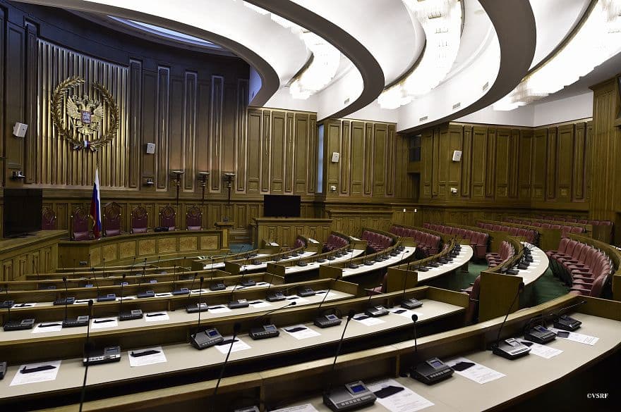 Властелин-судебный законотворец, заместитель Председателя Верховного Суда, - «главный специалист» в Верховном суде по вопросами аналогии гражданского процессуального закона